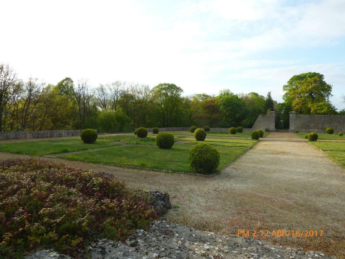 Château de Montramé Soisy-Bouy Exterior foto
