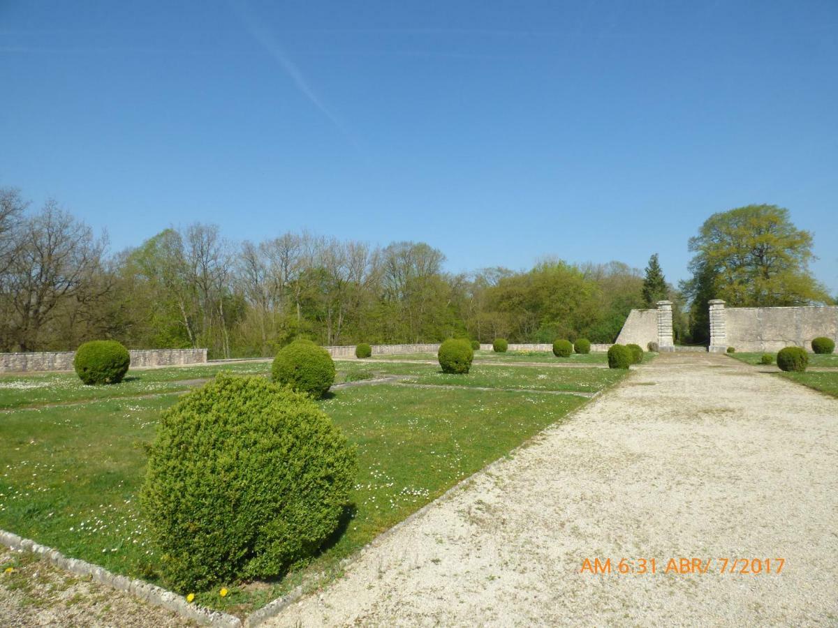 Château de Montramé Soisy-Bouy Exterior foto